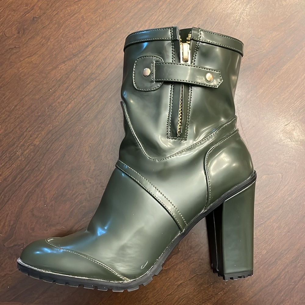 Izabella Rue Olive Ankle Boots - Picture 6 of 16